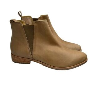 Nisolo Eva Everyday Chelsea Boot in Almond 10